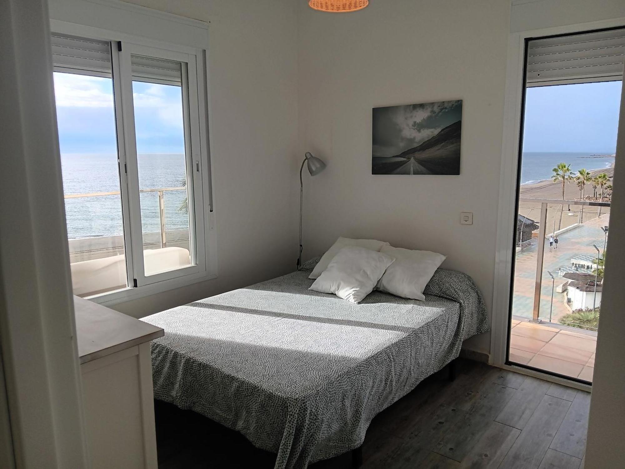 Alojamiento Iberia Playa Эстепона Экстерьер фото